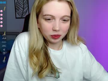 girl
        small_blondee cam image #633933