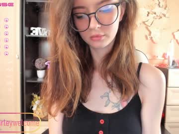 girl
        shirleywatson cam image #796042