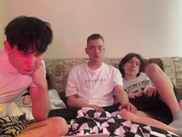 couple
        donwat cam image #2265044