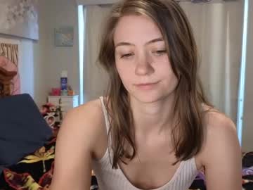 girl
        katynowhere cam image #3149827