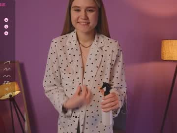 girl
        alisia_spinnet cam image #2064555