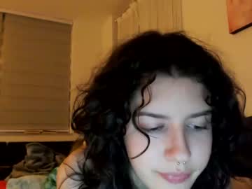 girl
        frenchava cam image #996675