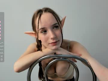 girl
        margarethowell cam image #1777144