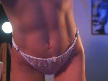 girl
        lucie_beltran cam image #2244619