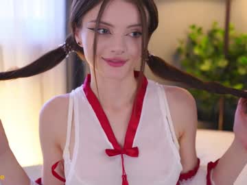 girl
        bellacle cam image #4640907
