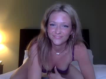 girl
        babyandreaaa cam image #4298377