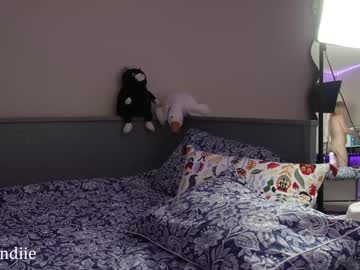girl
        bestblondiiecb cam image #3426995