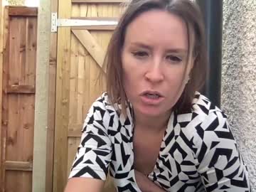 girl
        eatmypie69 cam image #3372085