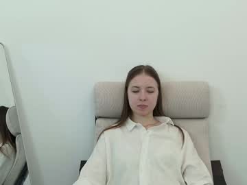 girl
        nico_collard cam image #4310540