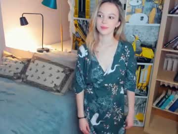 girl
        shine__and_be cam image #1420650