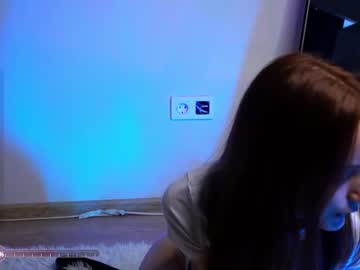 girl
        margarethowell cam image #2002710