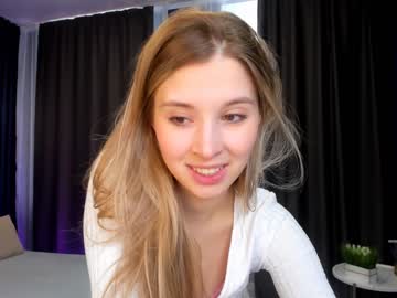 girl
        milablush cam image #877927