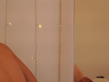 girl
        artease cam image #3764556