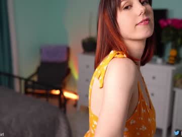 girl
        _blackbee_ cam image #822623