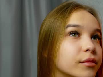 girl
        yeepshyy cam image #2808997