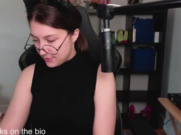 girl
        alexa_dream cam image #3484122
