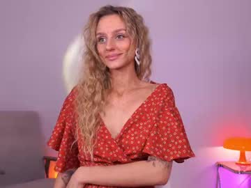girl
        artease cam image #4234105
