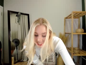 girl
        c_a_s_s_i_e cam image #815170