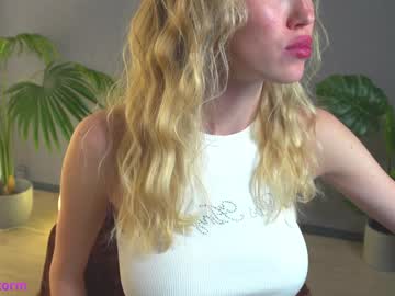 girl
        lolly_bella_ cam image #1162535