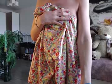 girl
        jennycutey cam image #996099