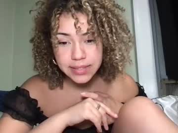 girl
        xeksfairyx cam image #2389654
