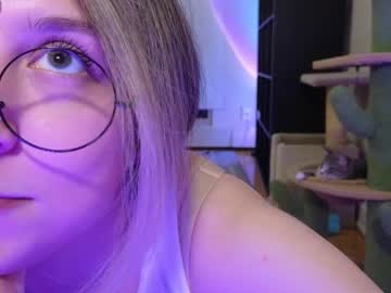 girl
        alexa_dream cam image #2569935