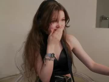 girl
        ur_mary_ cam image #4439831