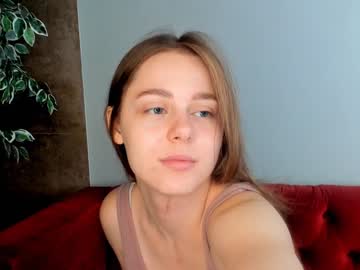 girl
        demifletcher cam image #2997358