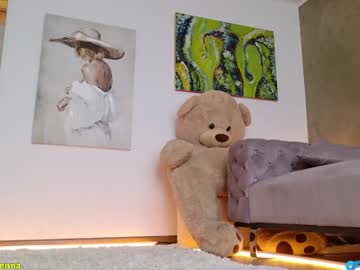 girl
        lenna_godess cam image #4223824