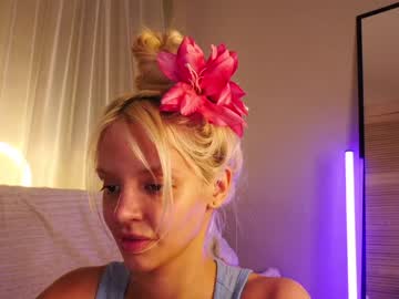 girl
        lesi_moonie cam image #4267237