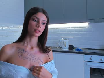 girl
        janecoxa cam image #1892838