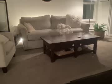 girl
        yourmomshouse623 cam image #1058879
