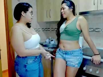 couple
        redsky_xxx cam image #697611