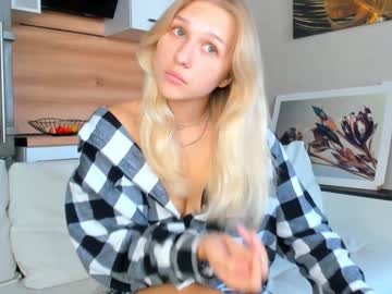girl
        harriethudson cam image #3271666