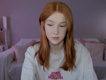 girl
        leahsthetics cam image #4328179