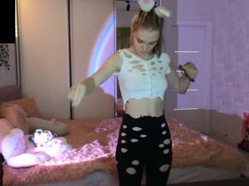 girl
        cyberslime cam image #1821724