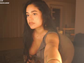 girl
        n_o_v_a cam image #3519583