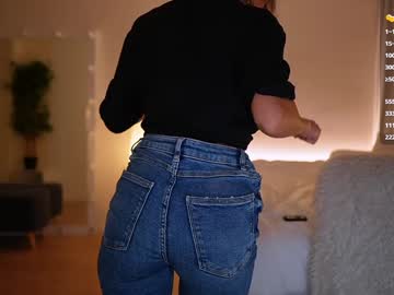 girl
        im_milla cam image #4051740