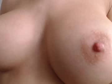 girl
        motorboat_me cam image #739834