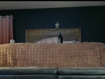 couple
        mssbb cam image #3987863