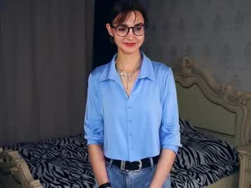 girl
        udelegorbett cam image #4061611