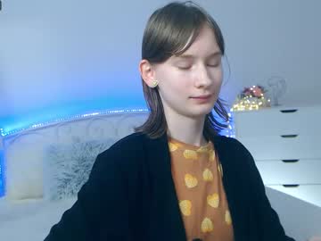 girl
        lianell_ cam image #1495591