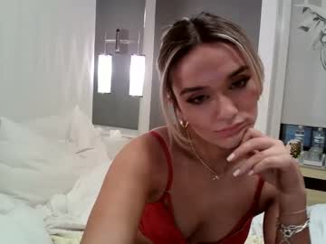 girl
        ivychambers cam image #2168904