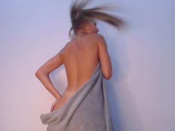 girl
        teonasafina__ cam image #1594357