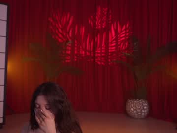 girl
        kittycaitlin cam image #4480158