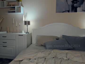 girl
        cute_caprice cam image #2886242