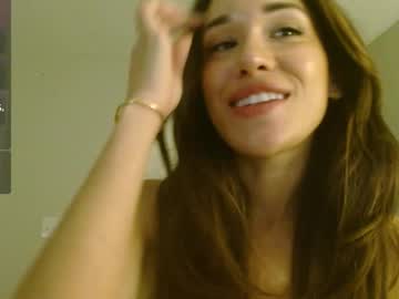 girl
        valerie_james3 cam image #3016500