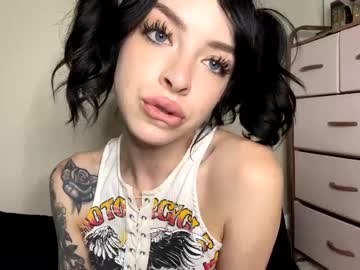 girl
        bearbaddie cam image #1254947