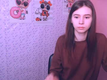 girl
        emilydass_ cam image #2336864