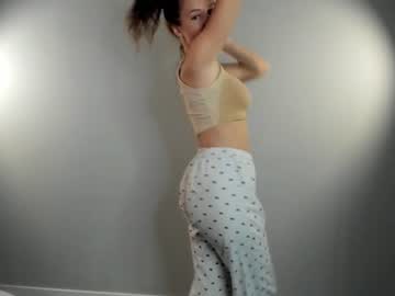 girl
        brittcubitt cam image #2370870